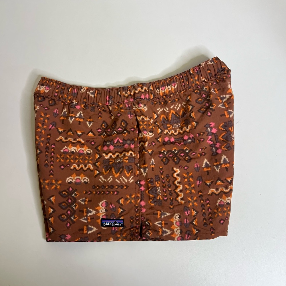 Patagonia Women’s Barely Baggies Shorts 2.5” Size M Medium Orange Red Pattern - Picture 7 of 8